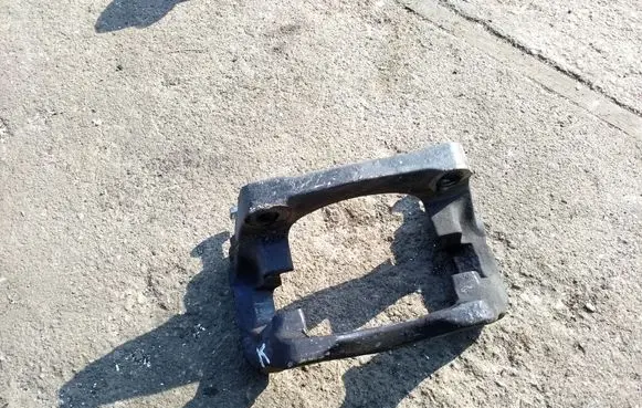 Renault 25 Front Brake Caliper Pad/Carrier 