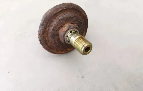 Audi 100 200 5000 C3 Fuel pressure regulator 