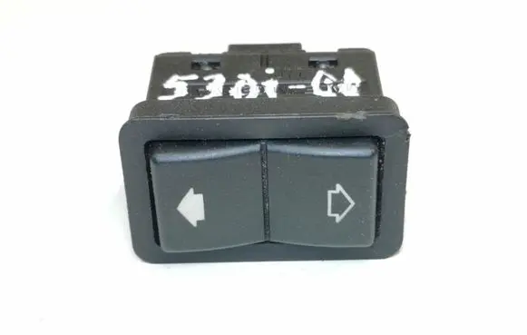 BMW 5 E39 Electric window control switch 8368974