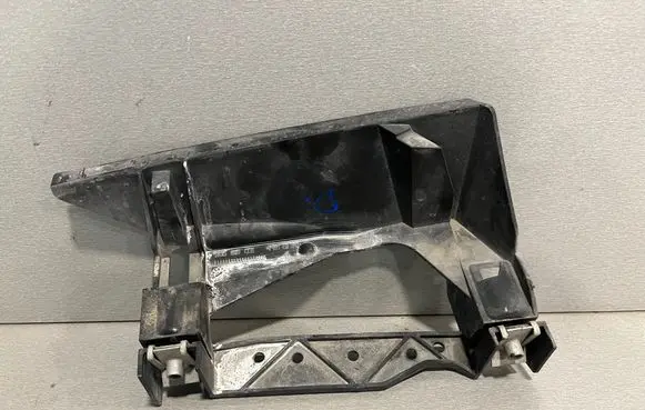 BMW 4 F32 F33 Headlight/headlamp mounting bracket 1305819031