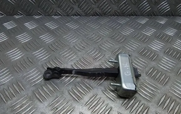 Lexus ES 250 - 300 - 330 Rear door check strap stopper