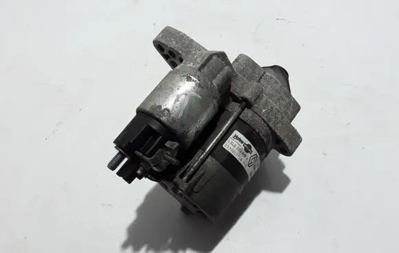 Renault Clio IV Starter motor 233001071R
