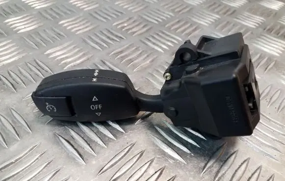 BMW 5 E60 E61 Cruise control relay 6924104