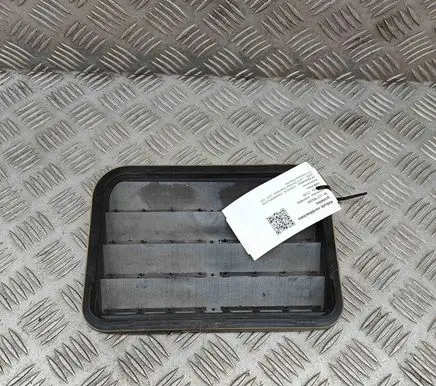 Quarter panel pressure vent