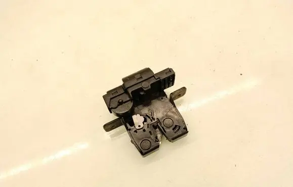 Nissan Qashqai+2 Tailgate/trunk/boot lock/catch/latch 