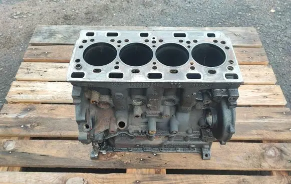 Opel Vivaro Engine block 8200513042 8200726712 0603278G9U