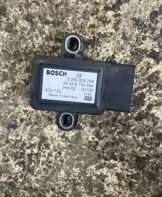 BMW 5 E39 ESP acceleration yaw rate sensor 34526753694 0265005248