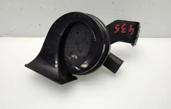 Audi Q3 8U Horn signal 8U0951210 E1000324 A050690