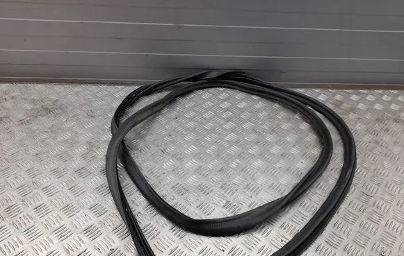 Audi Q7 4M Trunk rubber seal (body) 4M0827705