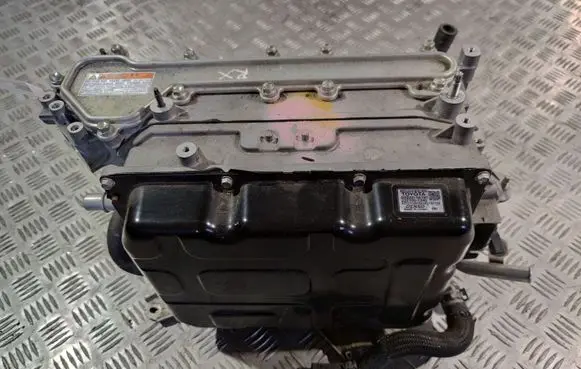 Voltage converter inverter