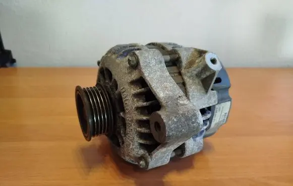 Opel Astra G Generator/alternator 93181383 0986045273 14V100A