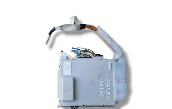 Lexus GS 300 350 430 450H Fuse module 82670-30250