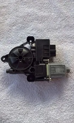 Skoda Superb B6 (3T) Rear door window regulator motor 5Q0959407E