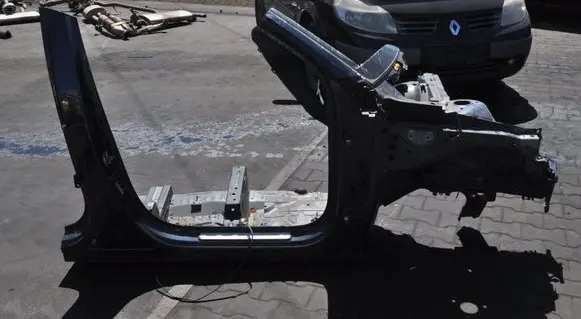 Volvo XC40 Side car body part