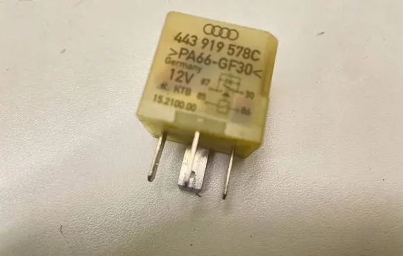 Audi A4 S4 B5 8D Other relay 443919578C