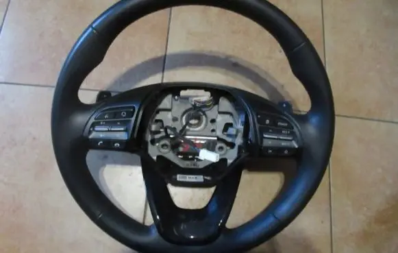 Hyundai Kona I Steering wheel