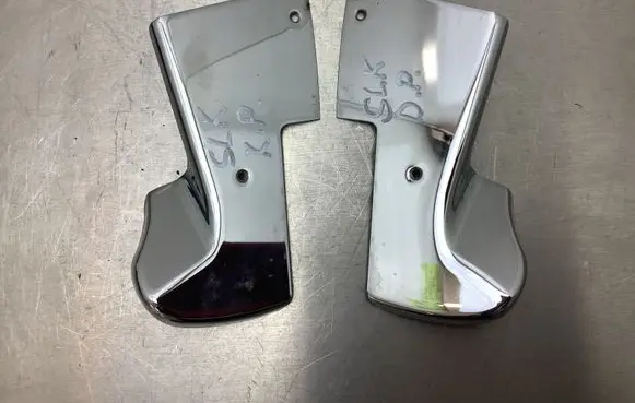 Mercedes-Benz SLK R170 Door glass trim 