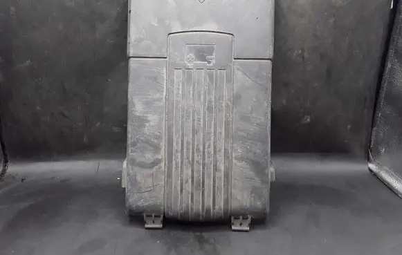 Volkswagen PASSAT B7 Battery box tray cover/lid 3C0915443A 3C0915443