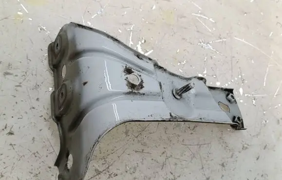 Volkswagen PASSAT CC Fender mounting bracket 3C8821141