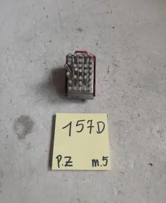 Volkswagen Golf IV Heater blower motor/fan resistor 3824782