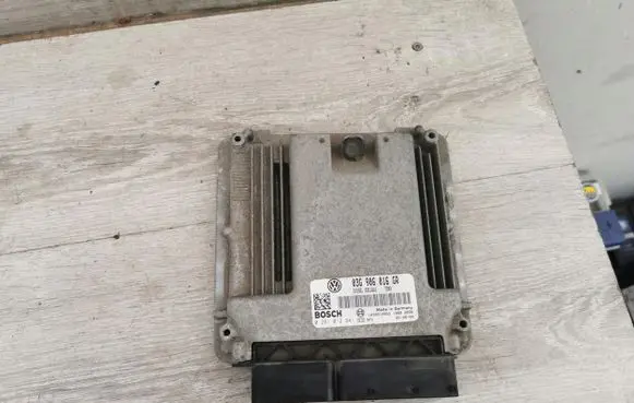 Volkswagen Golf V Engine control unit/module 03G906016GR