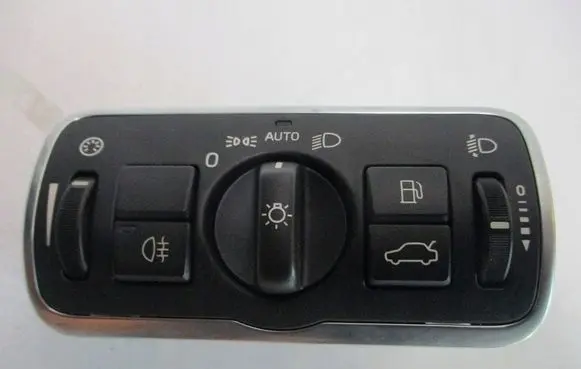 Volvo V60 Central console control unit 31443841