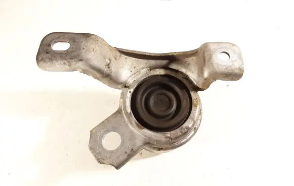 Volvo V60 Engine mount bracket 30671245