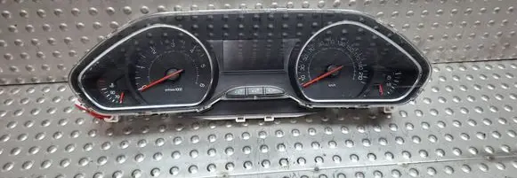 Peugeot 208 Speedometer (instrument cluster) S25053035 9805400480
