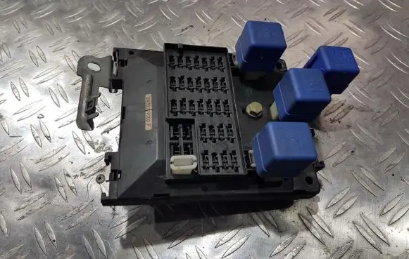 Nissan Almera Fuse box set 243501n000f