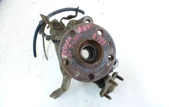 Skoda Octavia Mk3 (5E) Front wheel hub spindle knuckle 
