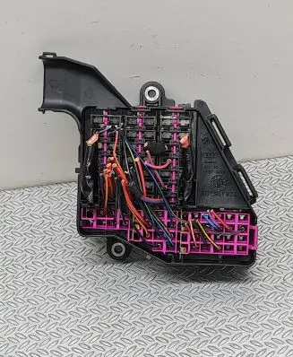 Audi A8 S8 D3 4E Fuse module 8D1941824