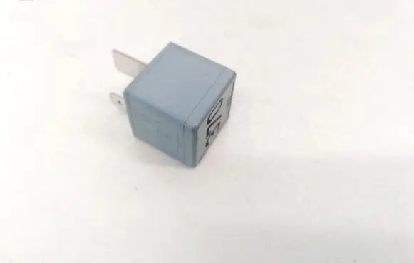 Audi A4 S4 B6 8E 8H Other relay 8D0951253