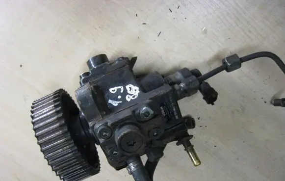 Fiat Grande Punto Fuel injection high pressure pump 0445010130