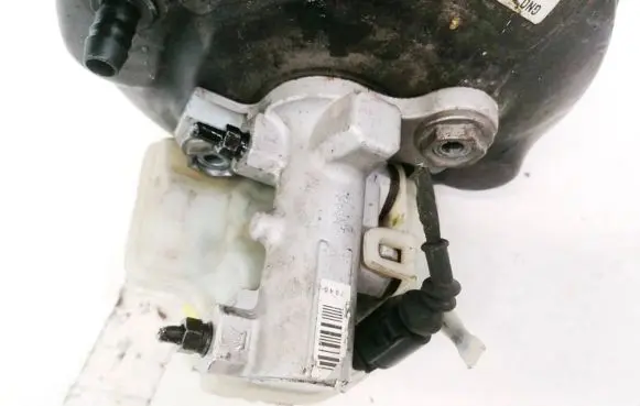 Volkswagen Phaeton Master brake cylinder