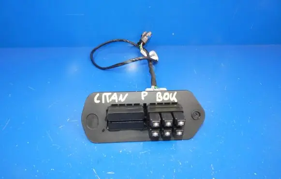 Mercedes-Benz Citan W415 Front door sensor coupe 8200428704