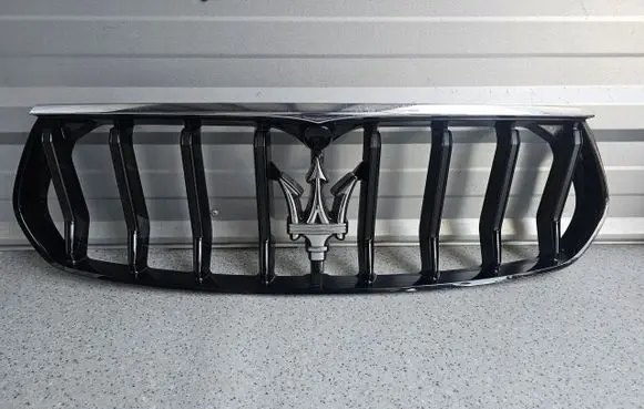 Maserati Levante Front grill
