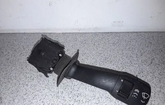 BMW 5 E39 Wiper control stalk 8352013