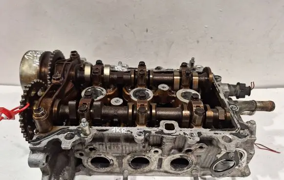 Peugeot 107 Engine head 1KR
