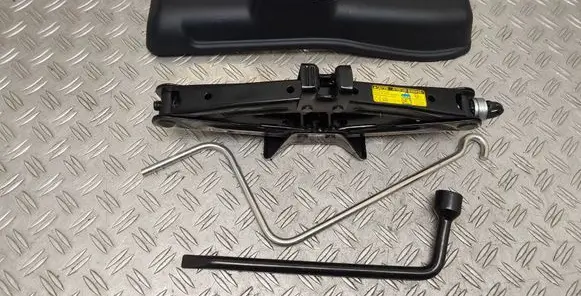 Toyota Yaris Lift Jack 