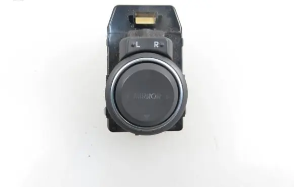 Hyundai Sonata Wing mirror switch 202006586