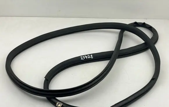 Toyota Prius xw60 Trunk rubber seal (body) 