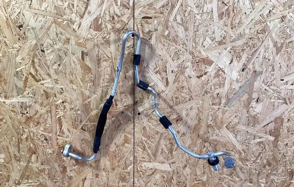 Porsche Macan (95B) Air conditioning (A/C) pipe/hose 95b816741d