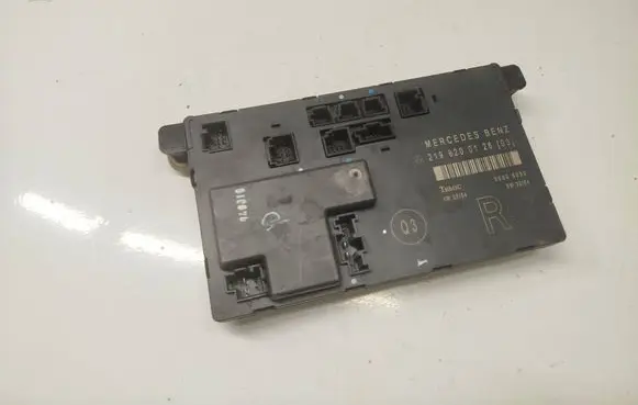Mercedes-Benz CLS C219 Door control unit/module 2198200126