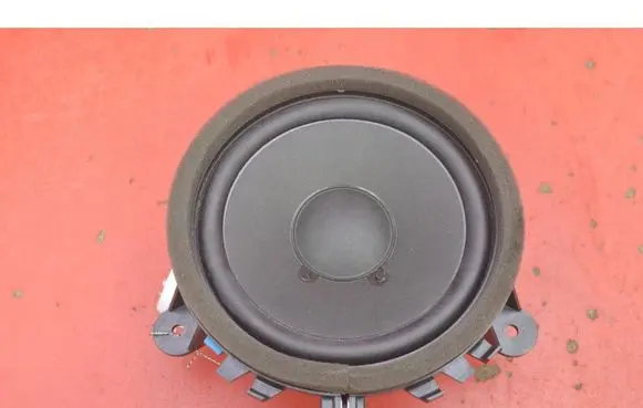 Volvo V40 Subwoofer speaker 31489619