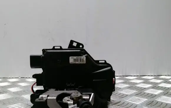 Audi A4 S4 B6 8E 8H Rear door lock 8E2839015C