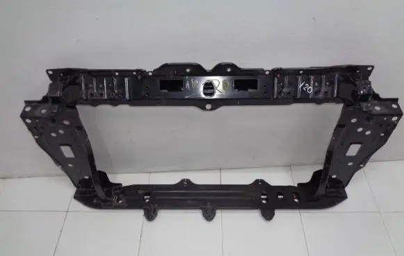 Engine bonnet/hood lock trim molding
