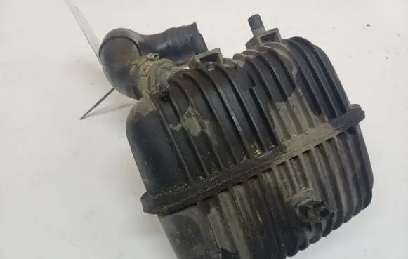 Audi A6 S6 C6 4F Vacuum air tank