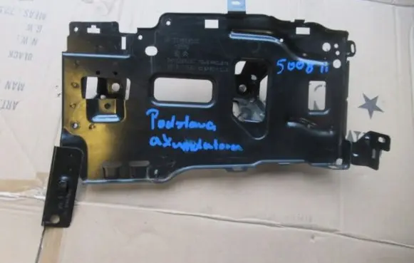 Peugeot 5008 II Battery tray 