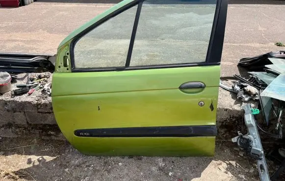 Renault Scenic I Front door
