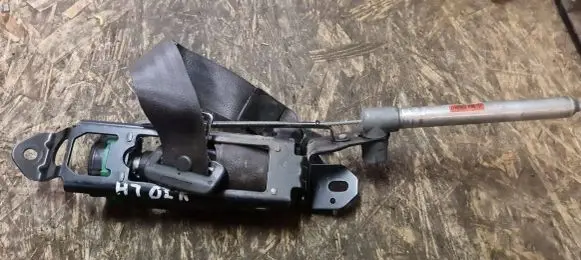 Volvo V70 Front seatbelt